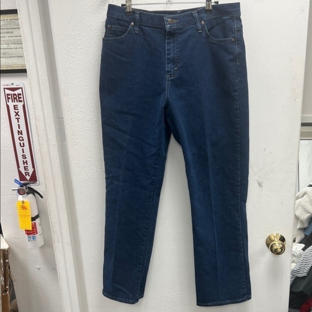 Lee Relaxed Straight Leg Blue Jeans size          12 Short
